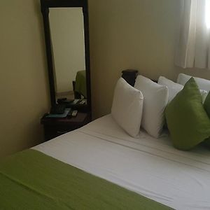 Habitación Estándar con Cama Queen